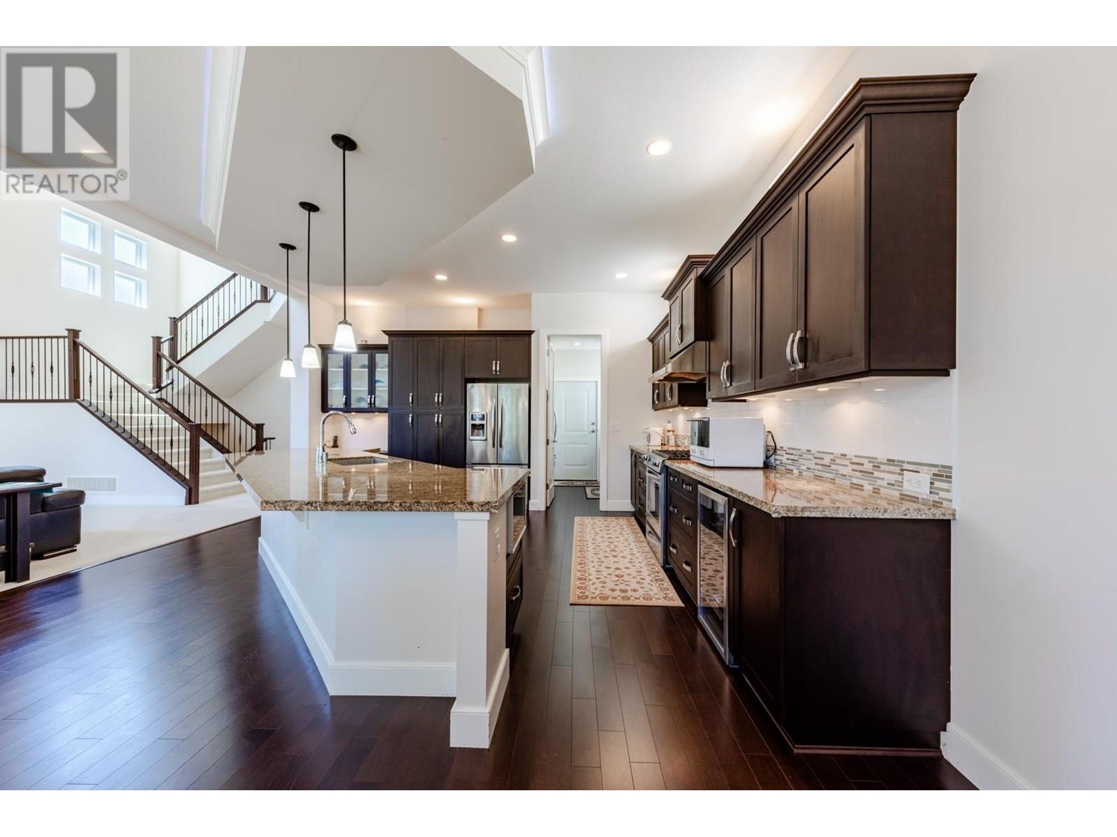 1351 Kingston Street, Coquitlam, British Columbia  V3E 0H4 - Photo 10 - R3022670