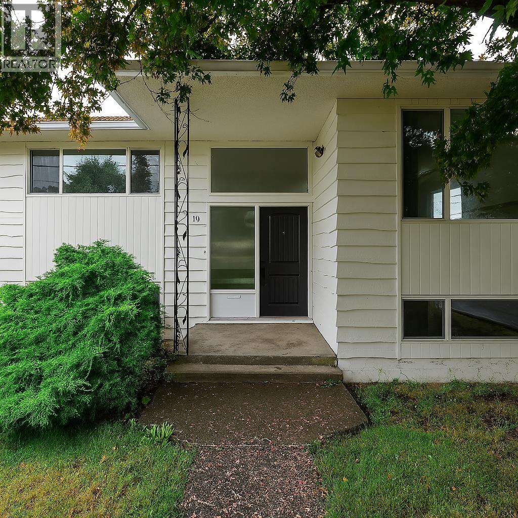 1410 Dansey Avenue, Coquitlam, British Columbia  V3K 3H8 - Photo 2 - R3035020