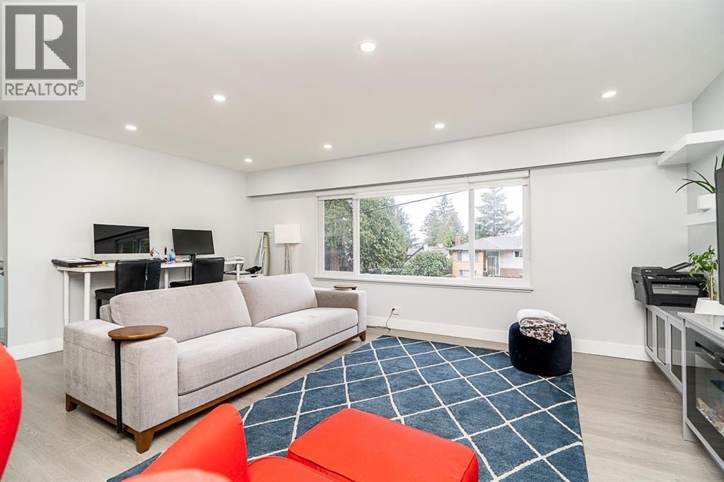 353 Laurentian Crescent, Coquitlam, British Columbia  V3K 1Y3 - Photo 4 - R3040544