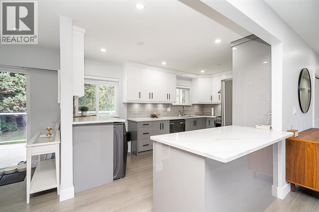 353 Laurentian Crescent, Coquitlam, British Columbia  V3K 1Y3 - Photo 7 - R3040544