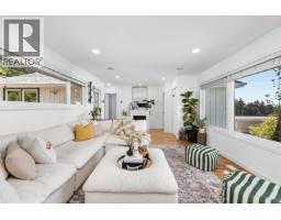 <div class="price">$1,188,000</div> 1706 Glendale Avenue<br>Coquitlam, British Columbia<br><div class='bed_bath'>2 Bed | 2 Bath</div>